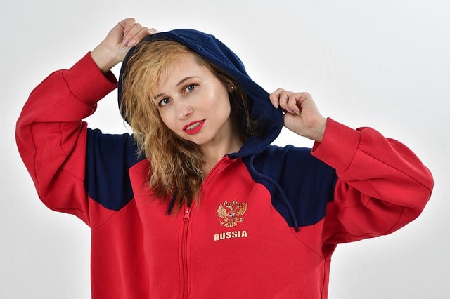 她与这名运 她与这名运